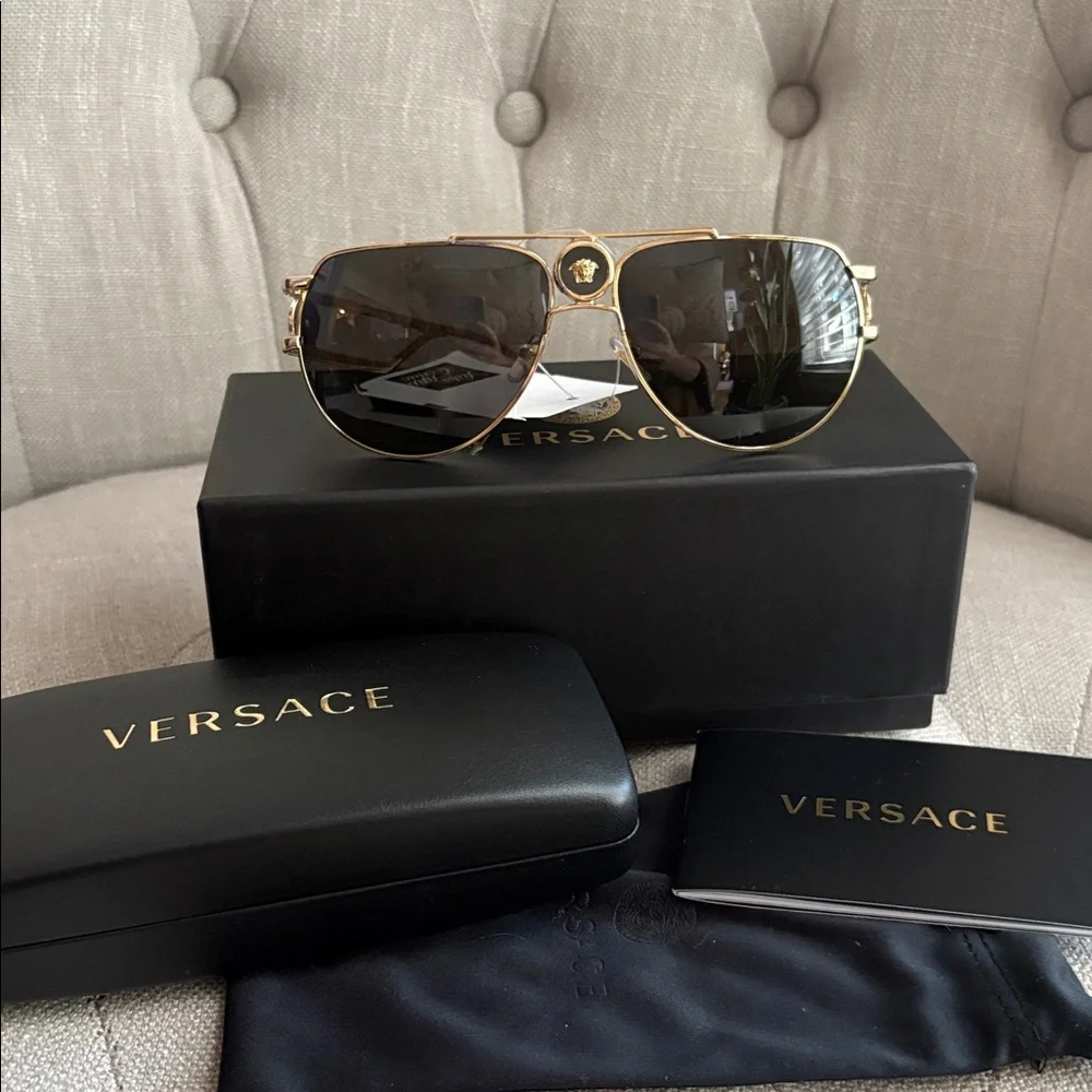Authentic Versace Gold and Black Sunglasses - Picture 11 of 11